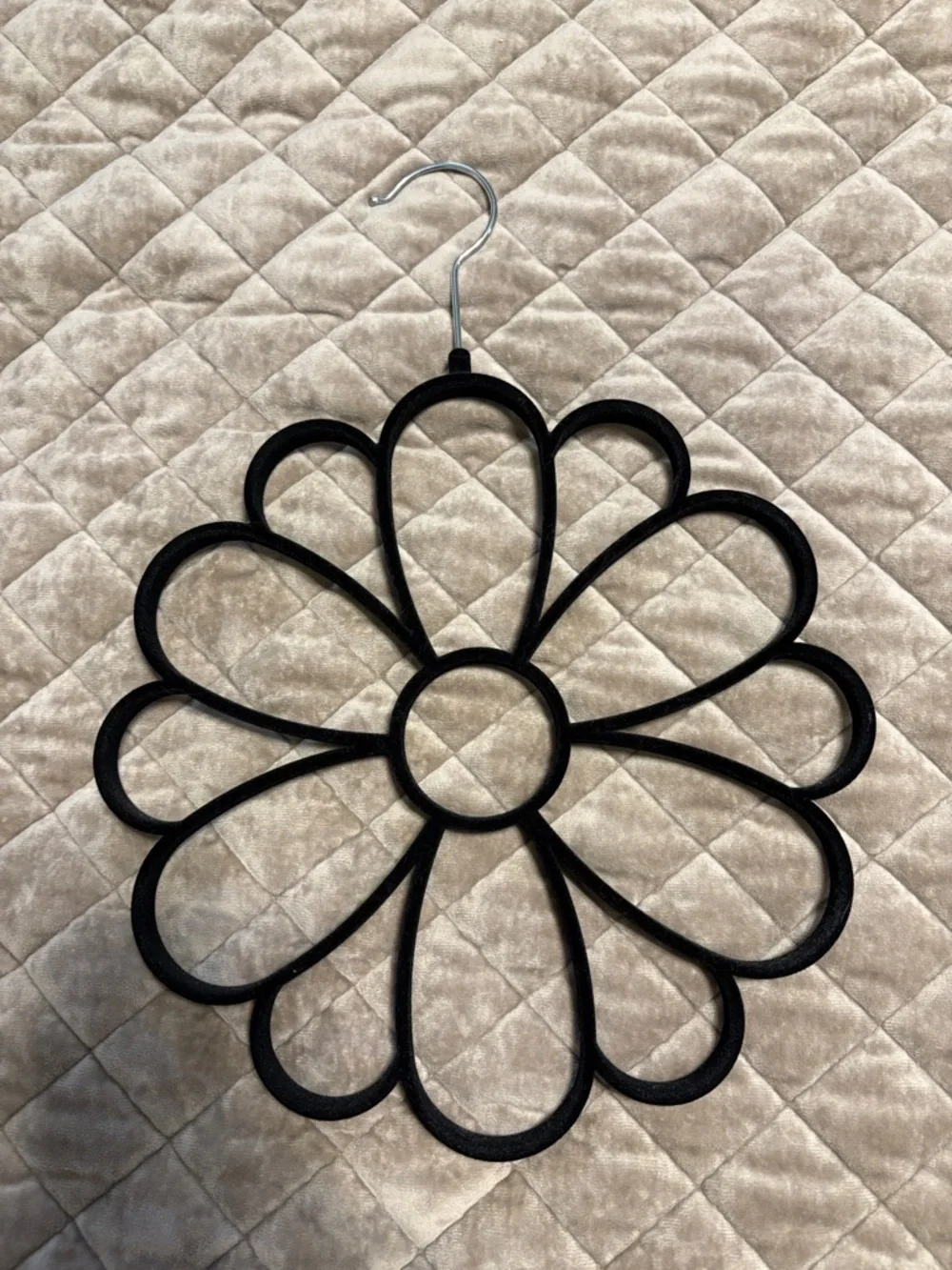 Flower-Shaped Velvet Scarf & Accessory Hanger - Black